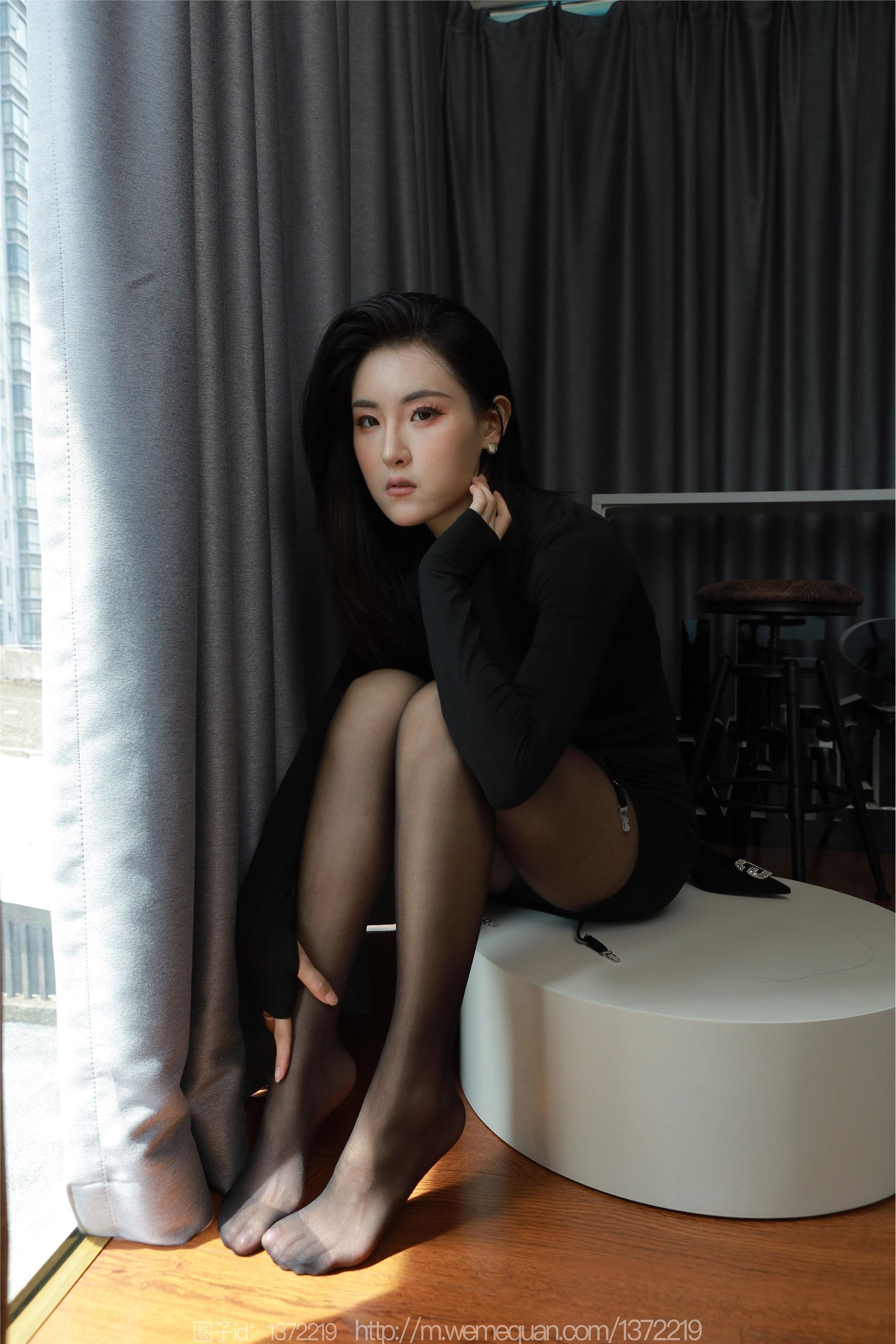 IESS异思趣向  2023.09.13 丝享家 1532 小宝《黑色吊带袜》